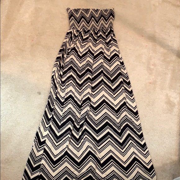 Dresses & Skirts - Strapless maxi dress Dresses & Skirts - Strapless maxi dress